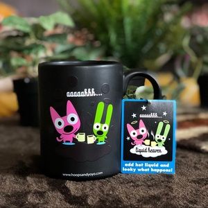 Cute changing mug with hot drinks